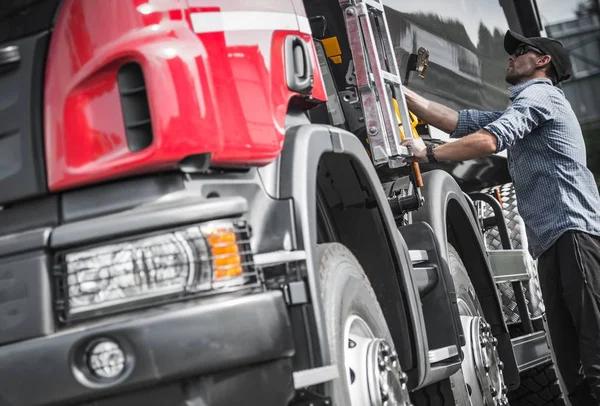 From Pickup to Delivery Inside a Professional Trucking Service