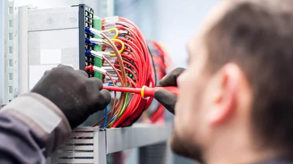 Searching for Electrician Services Get Quick and Efficient Help