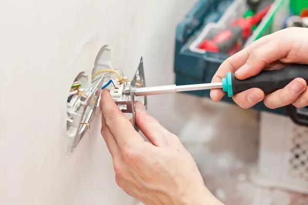 Find Dependable Electrical Repairs with an Electrician in Leesburg FL
